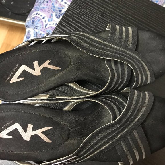 Anne Kline wedge in black size 10 - Picture 4 of 9